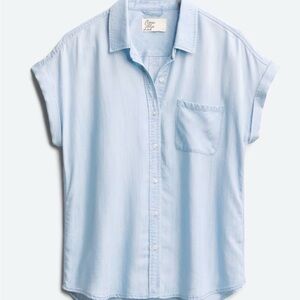 Light Blue Short Sleeve Button-Up Shirt